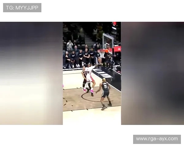 鲍威尔展现强硬防守姿态，助力球队稳守胜利果实